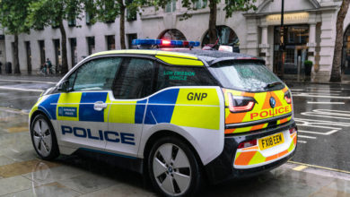 רכב משטרתי מסוג BMW i3 בבריטניה