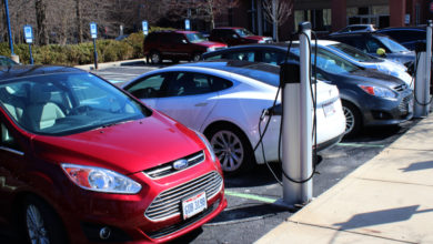 טסלה בארצות הברית מחוברת לעמדת הטענה