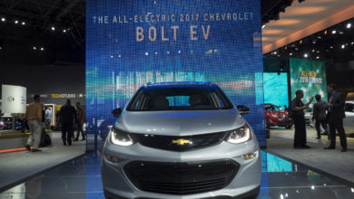 שברולט בולט חשמלית בתערוכת הרכב בניו יורק ב-2017