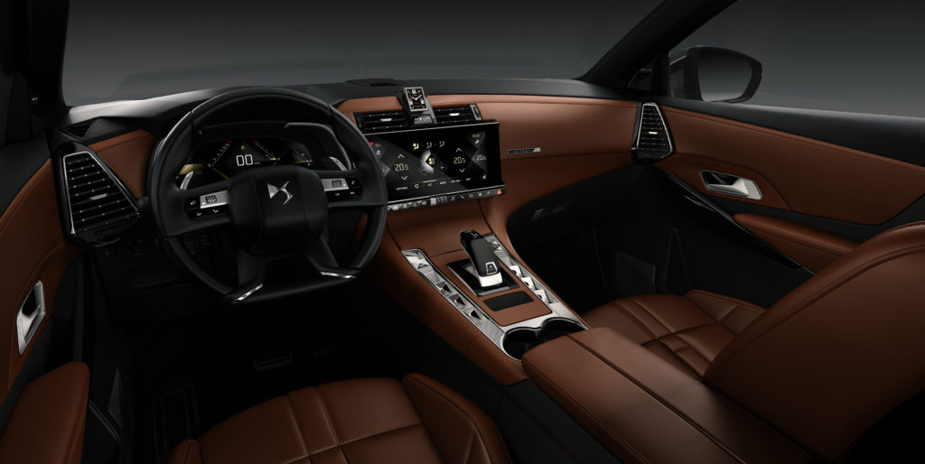 פנים הרכב של ה-DS7 E-Tense