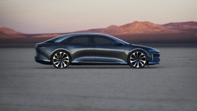 רכב חשמלי בצבע שחור של חברת לוסיד - Lucid Air