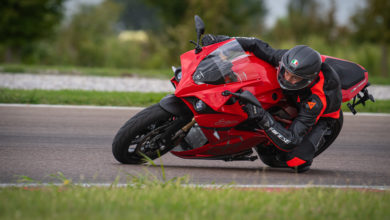 אופנוע חשמלי אגו של אנרג׳יקה על מסלול המירוצים