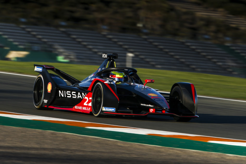 אוליבר רולנד ברכב המירוץ של ניסאן בפורמולה E