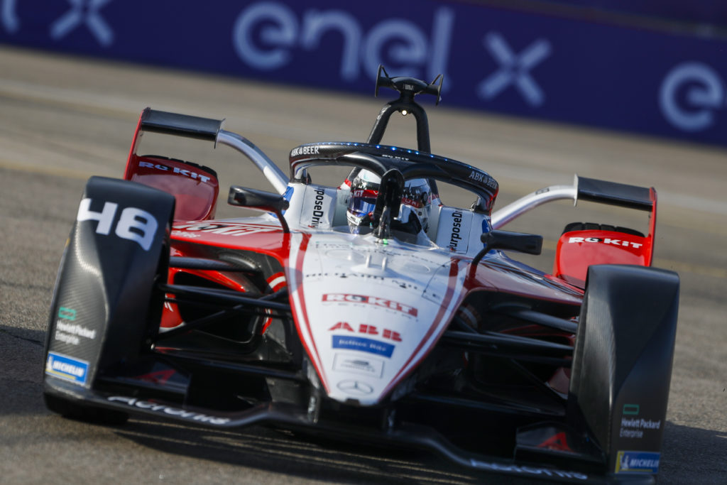 רכב של ROKiT Venturi Racing על מסלול המירוצים