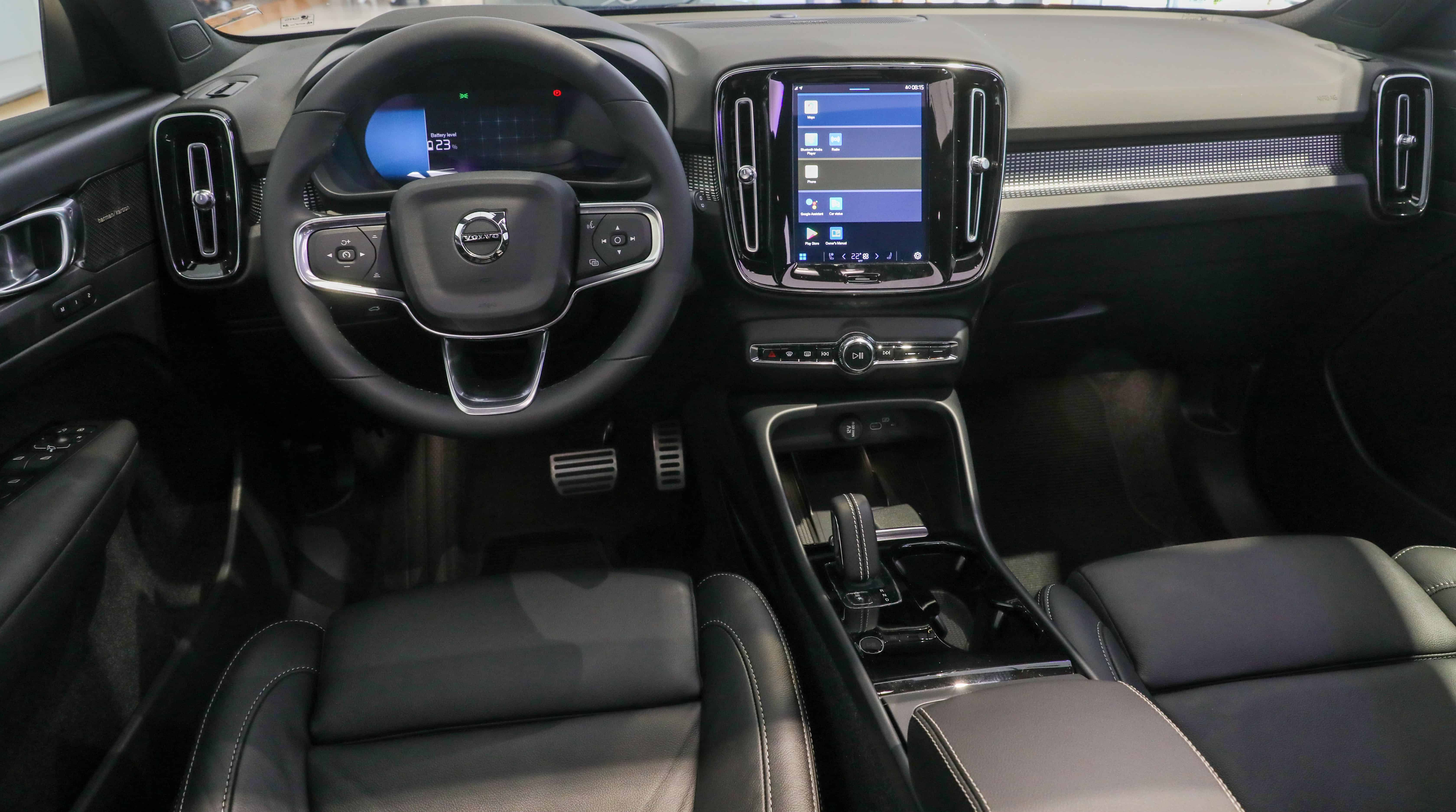 סביבת הנהג של ה-XC40 Recharge
