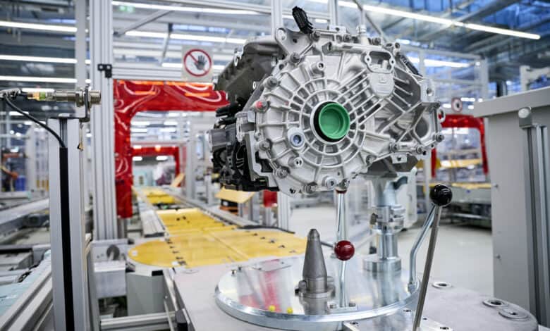 פיתוח של מנוע חשמלי במפעל של ב.מ.וו באוסטריה