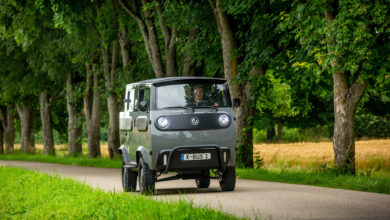 קמפר ואן חשמלי XBUS בנסיעה