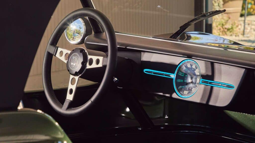 סביב הנהג בבאגי החשמלי החדש