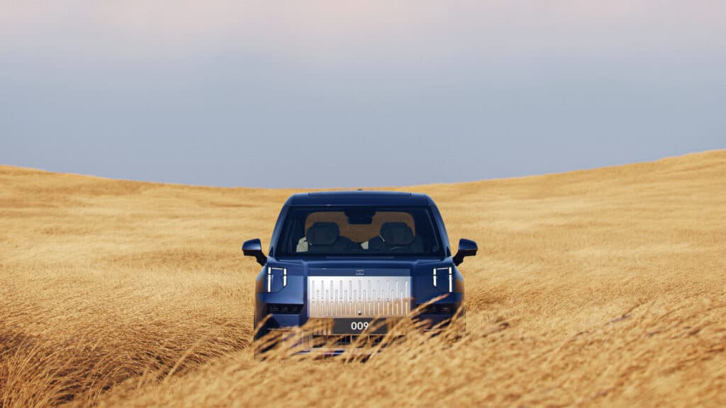 זיקר 009 חשמלי בשדה