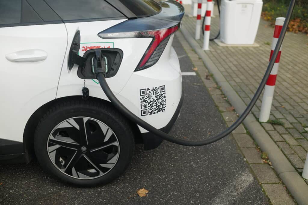 MG4 חשמלית בטעינה