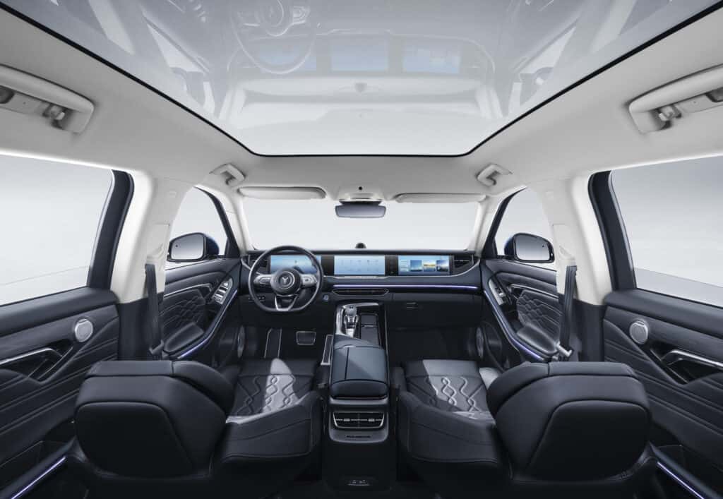 פנים הרכב של וויה פרי