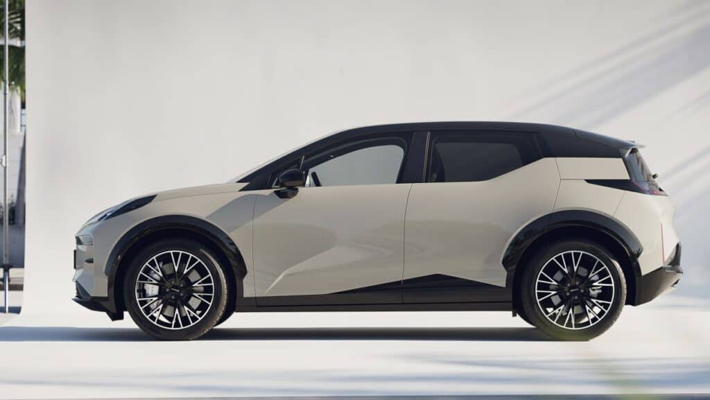 מבט צד על הזיקר X החשמלי