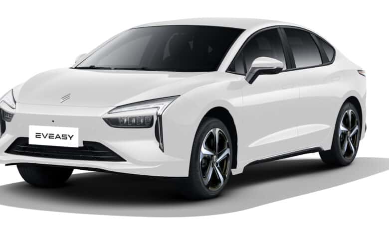 רכב חשמלי מבית EVEASY בצבע לבן