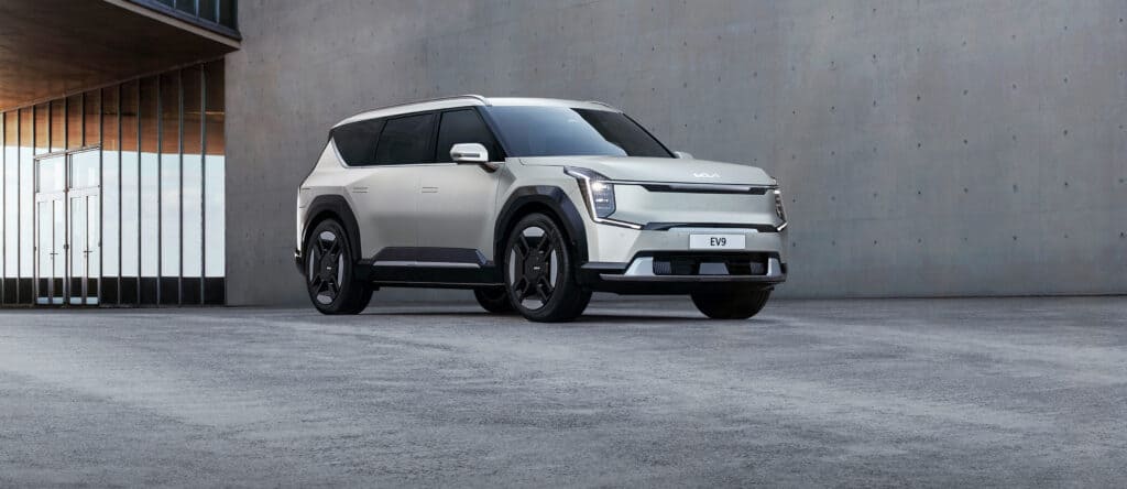 גרסת הייצור של קיה EV6 בצבע לבן