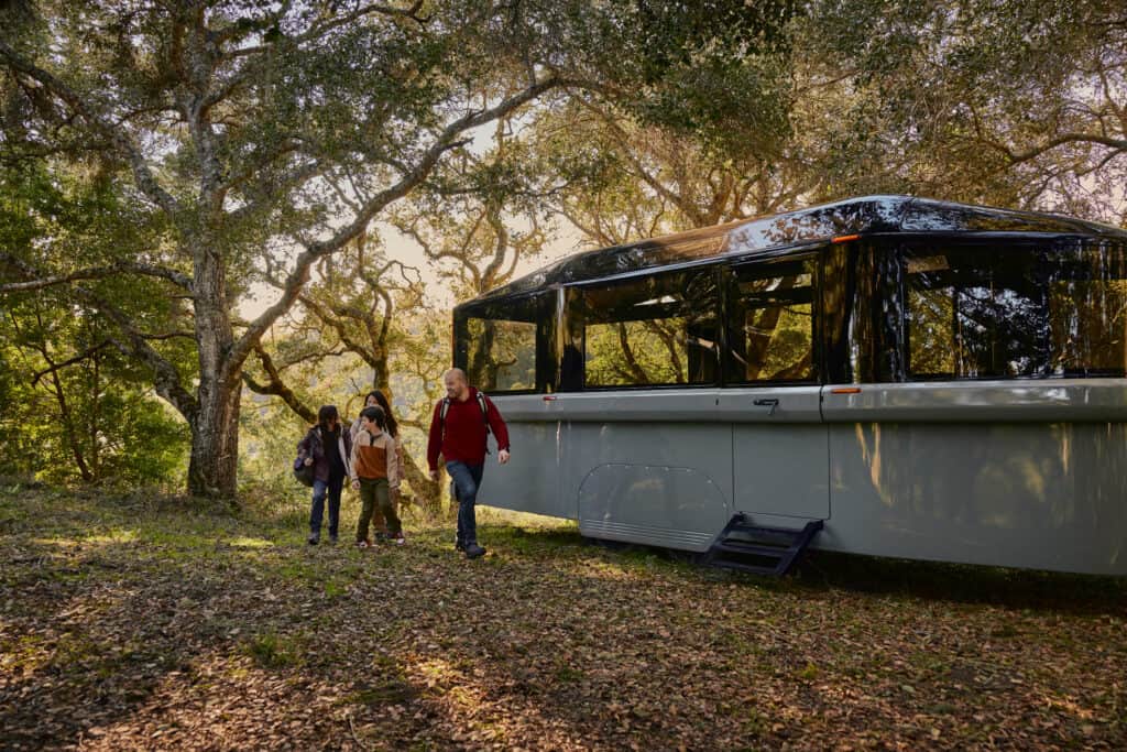 קרוואן חשמלי נגרר של חברת Lightship