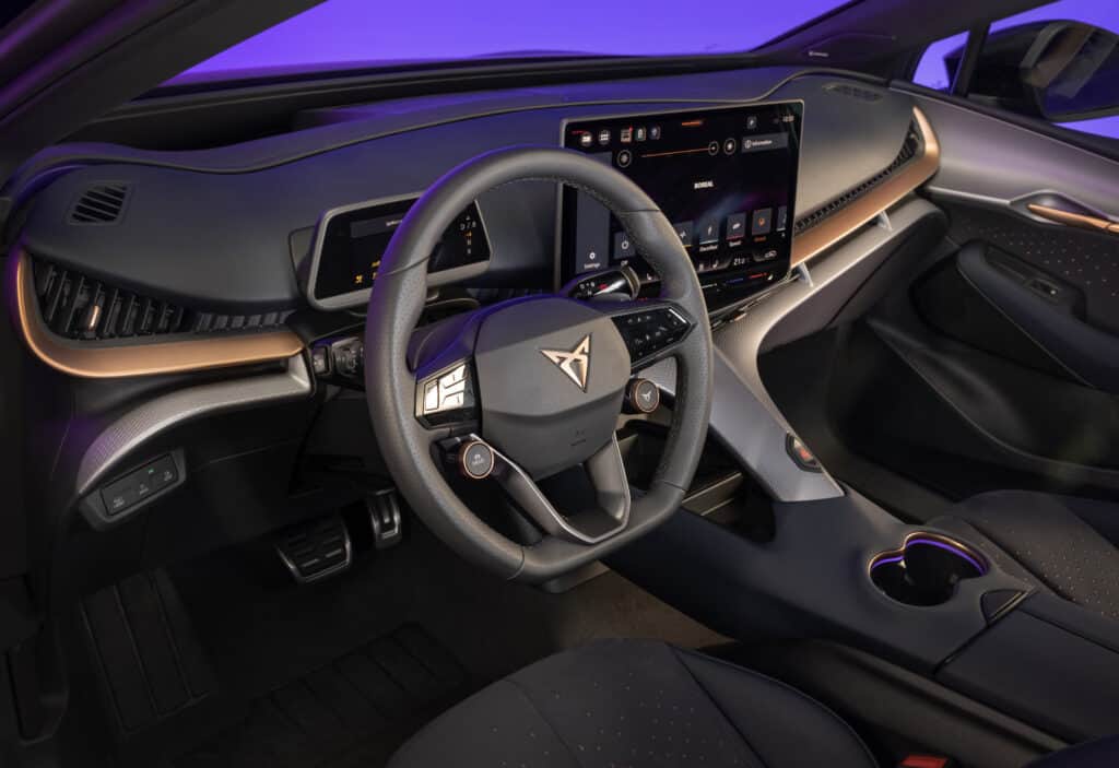 סביבת הנהג בקופרה טווסקאן