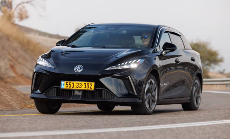 רכב האצבק חשמלי MG4