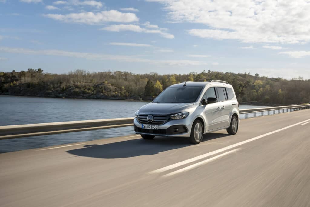 מיניוואן חשמלי של מרצדס - EQT