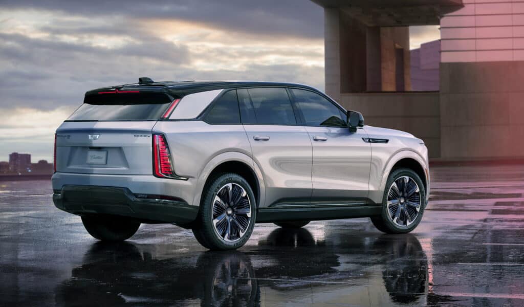 קאדילק אקסלייד IQ מבט חיצוני על הרכב