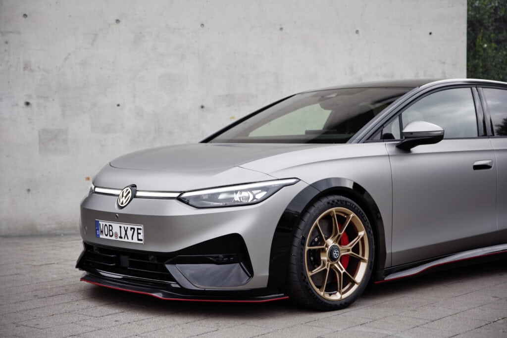 קדמת הרכב של הפולקסווגן ID.X פרפורמנס