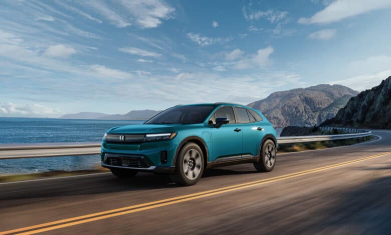 הונדה פרולוג בנסיעה על כביש