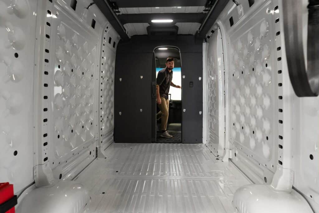 תא המטען של הוואן החשמלי של ריביאן