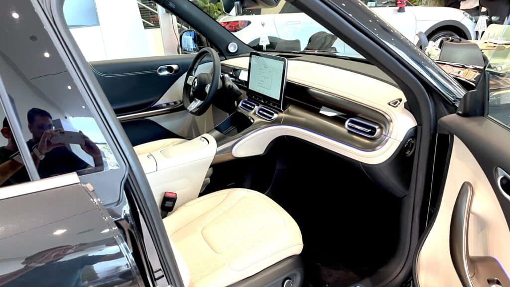 פנים הרכב של הסמארט #1