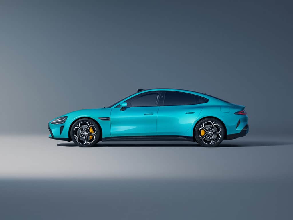 מבט צד על שיאומי SU7 חשמלי