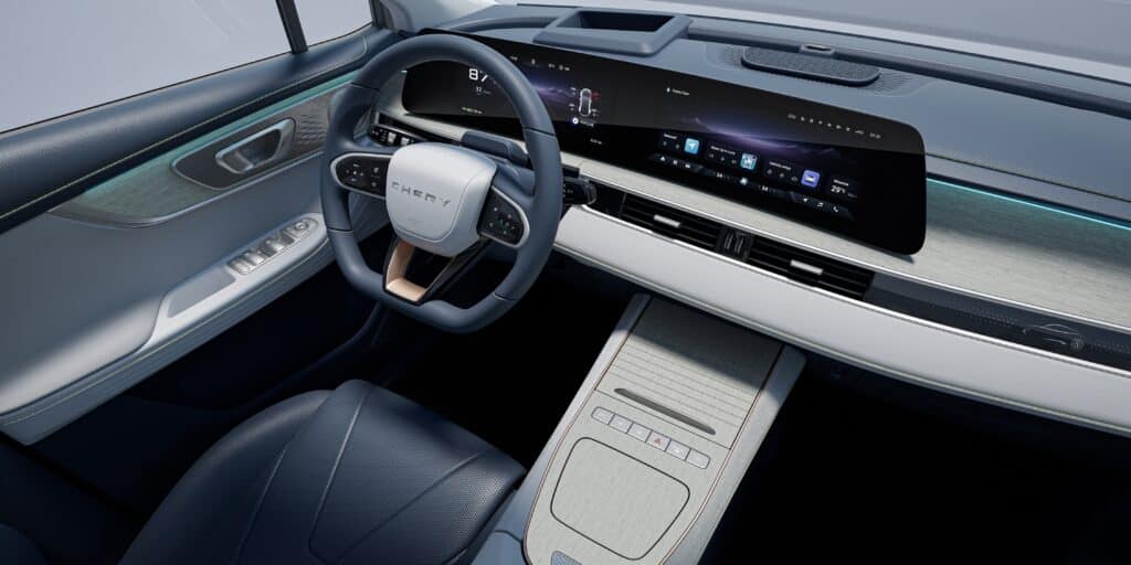 פנים הרכב וסביבת הנהג בצ׳רי FX EV