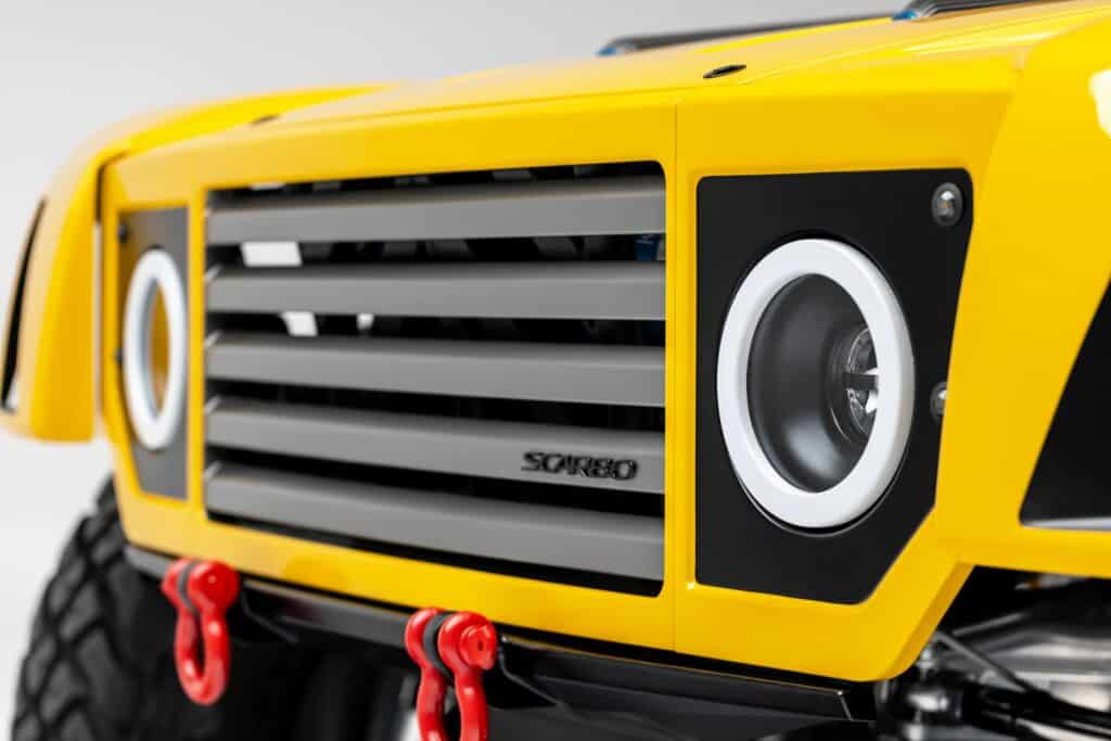 קדמת הרכב של ג׳יפ חשמלי SV Rover