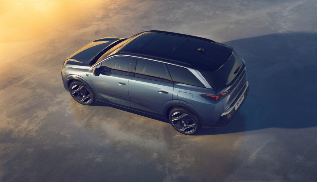 מבט מלמעלה על פיג׳ו E-5008 חשמלית