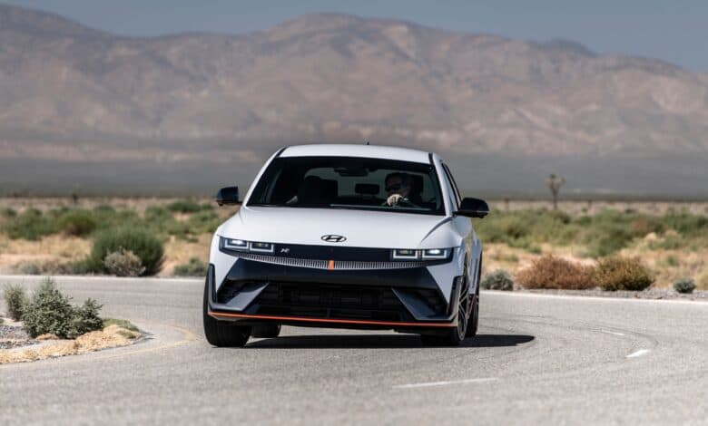 יונדאי איוניק 5N על מסלול