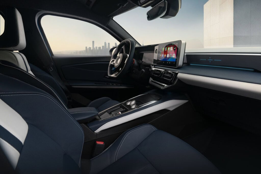 פנים הרכב וסביבת הנהג באלפיין A290 החשמלית