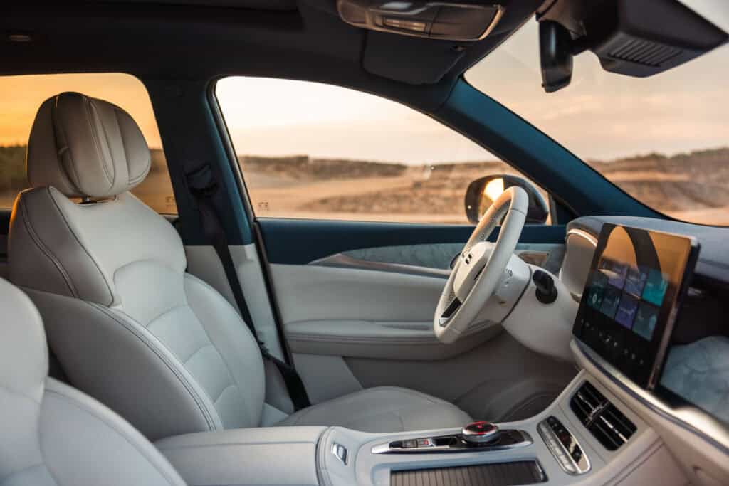 פנים הרכב וסביבת הנהג בסקייוול ET5