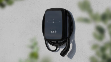 עמדת טעינה לרכב חשמלי אלי 2 מבית פולקסווגן מותקנת על קיר