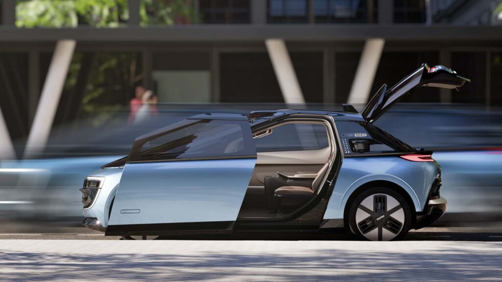 הרובוטקסי של רימאק, וורנה, עם דלתטת פתוחות