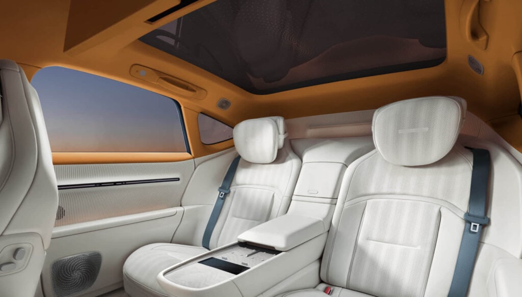 המושבים האחוריים של אווטר 012