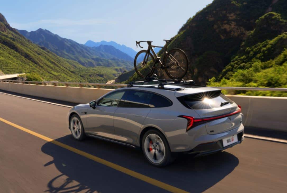 מבט אחורי על גרסת הסטיישן של נטע S