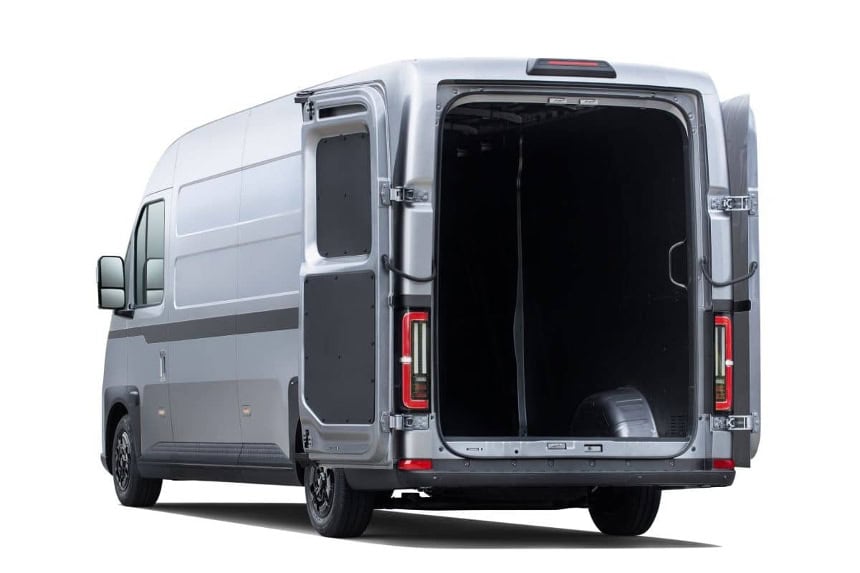 מבט על חלקו האחורי של רכב המשלוחים החשמלי BYD E Vali
