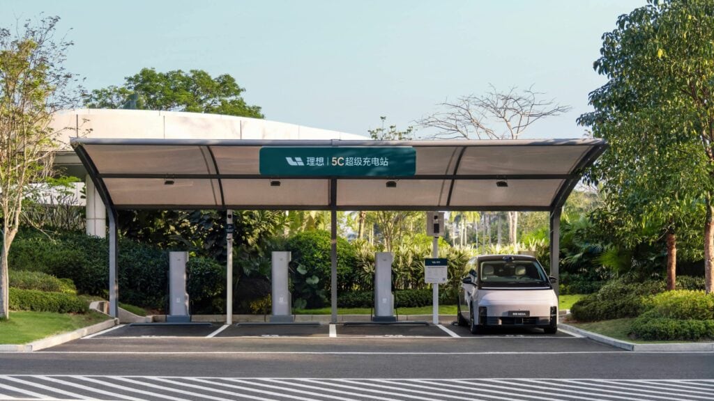 תחנת טעינה סופר מהירה של לי אוטו