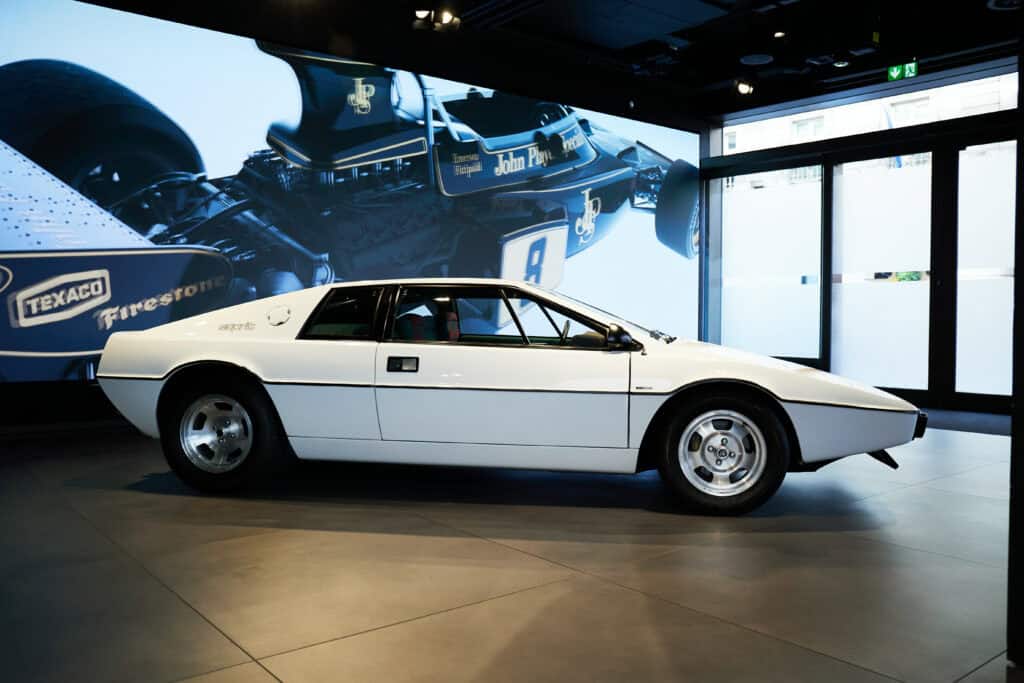 לוטוס אספריט S1