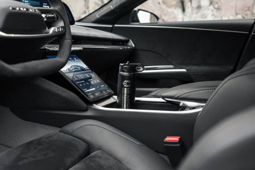 פנים הרכב של לוסיד אייר ממוגנת