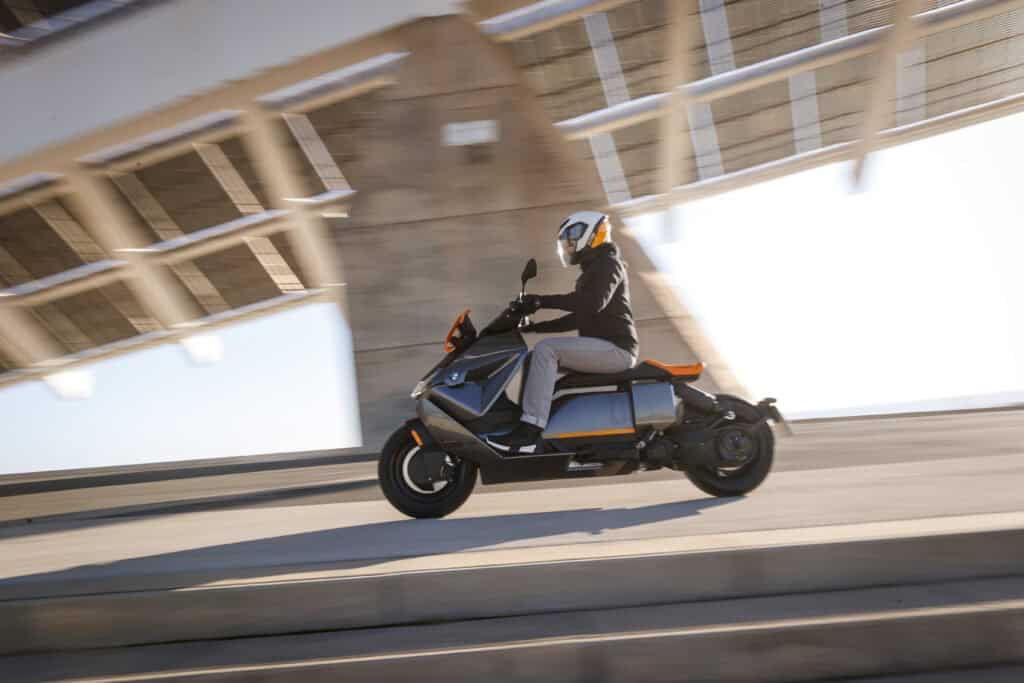 קטנוע חשמלי ב.מ.וו CE 04