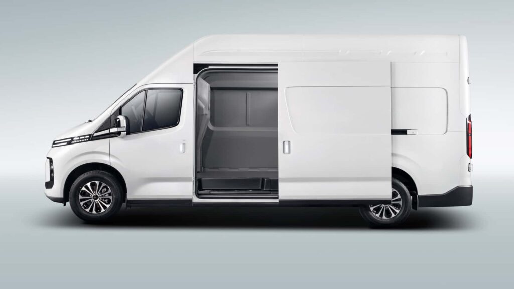 מבט צד על רכב מסחרי חשמלי סקייוול 233