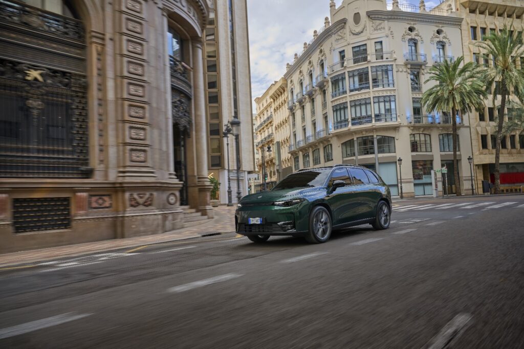 ליפמוטור C10 בנסיעה בעיר