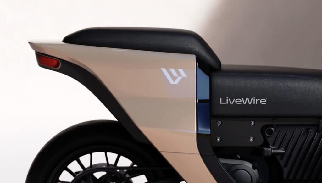 הכיתוב LiveWire על קטנוע חשמלי