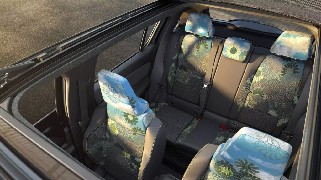 המושבים הפרחוניים של רנו 4 E-Tech FL4WER