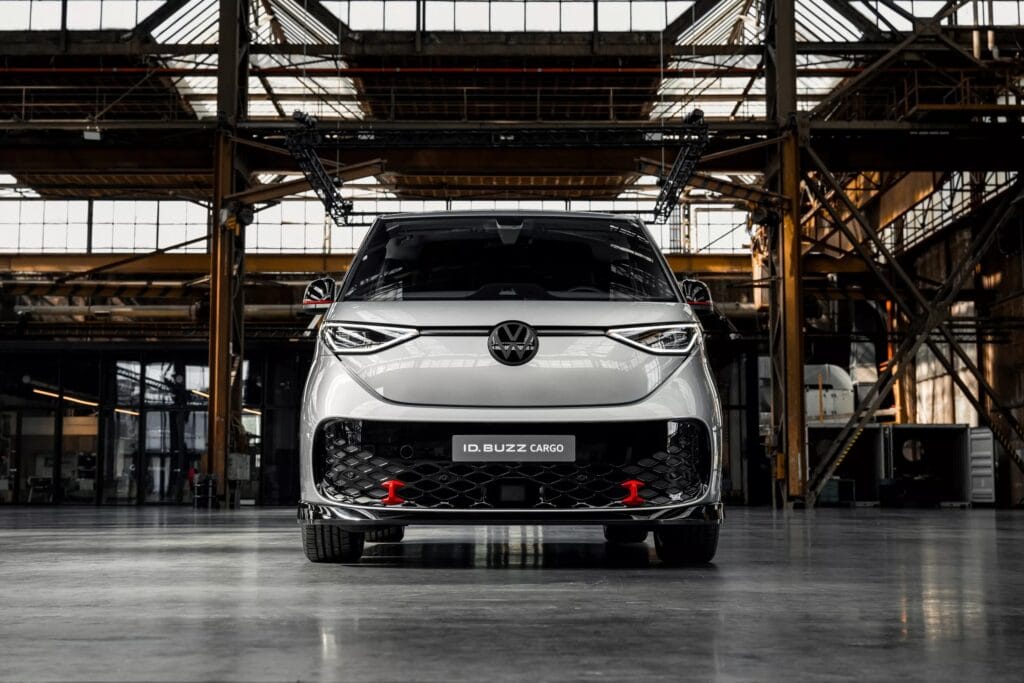 מבט קדמי על פולקסווגן ID Buzz עם קארגו קיט