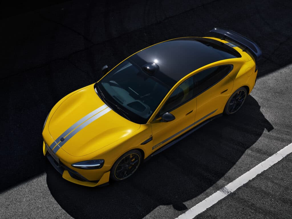 מבט עליון על שיאומי SU7 אולטרה