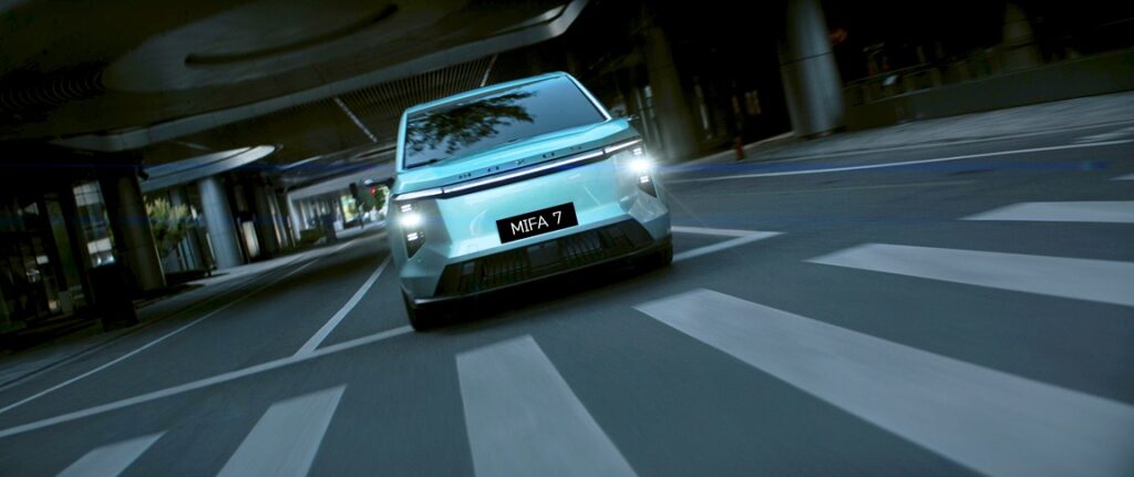 מבט קדמי על מקסוס MIFA 7